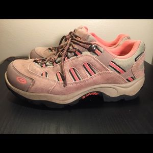 HI-TEC Bandera Women’s Low Waterproof Hiking Shoes